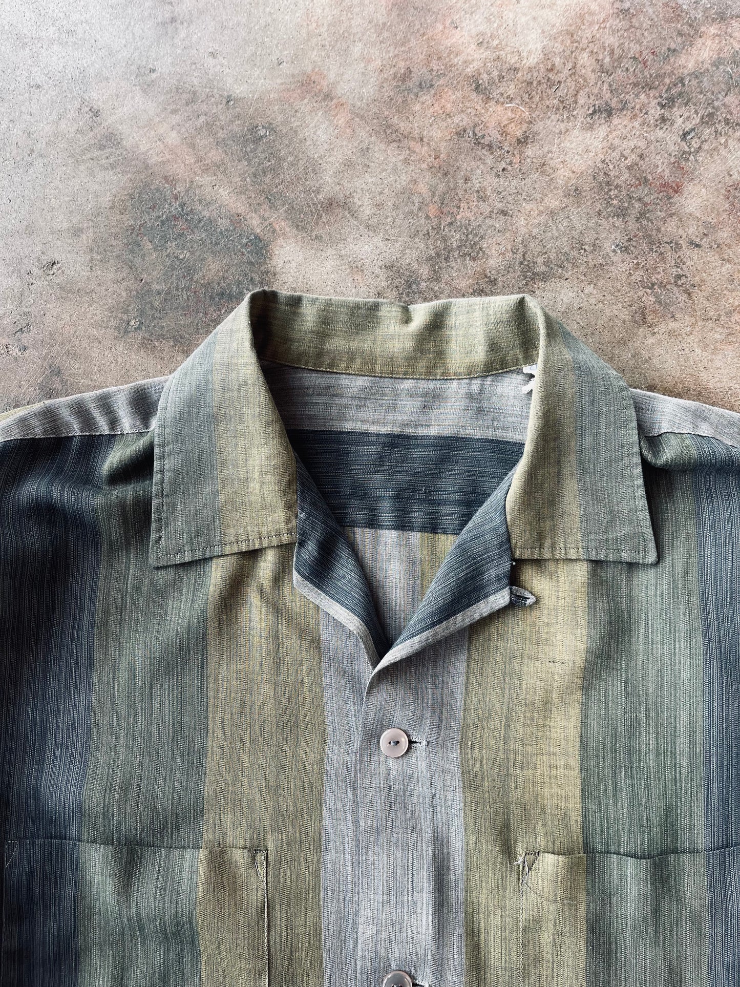 1950’s Color Blocked Loop Collar Shirt | Large