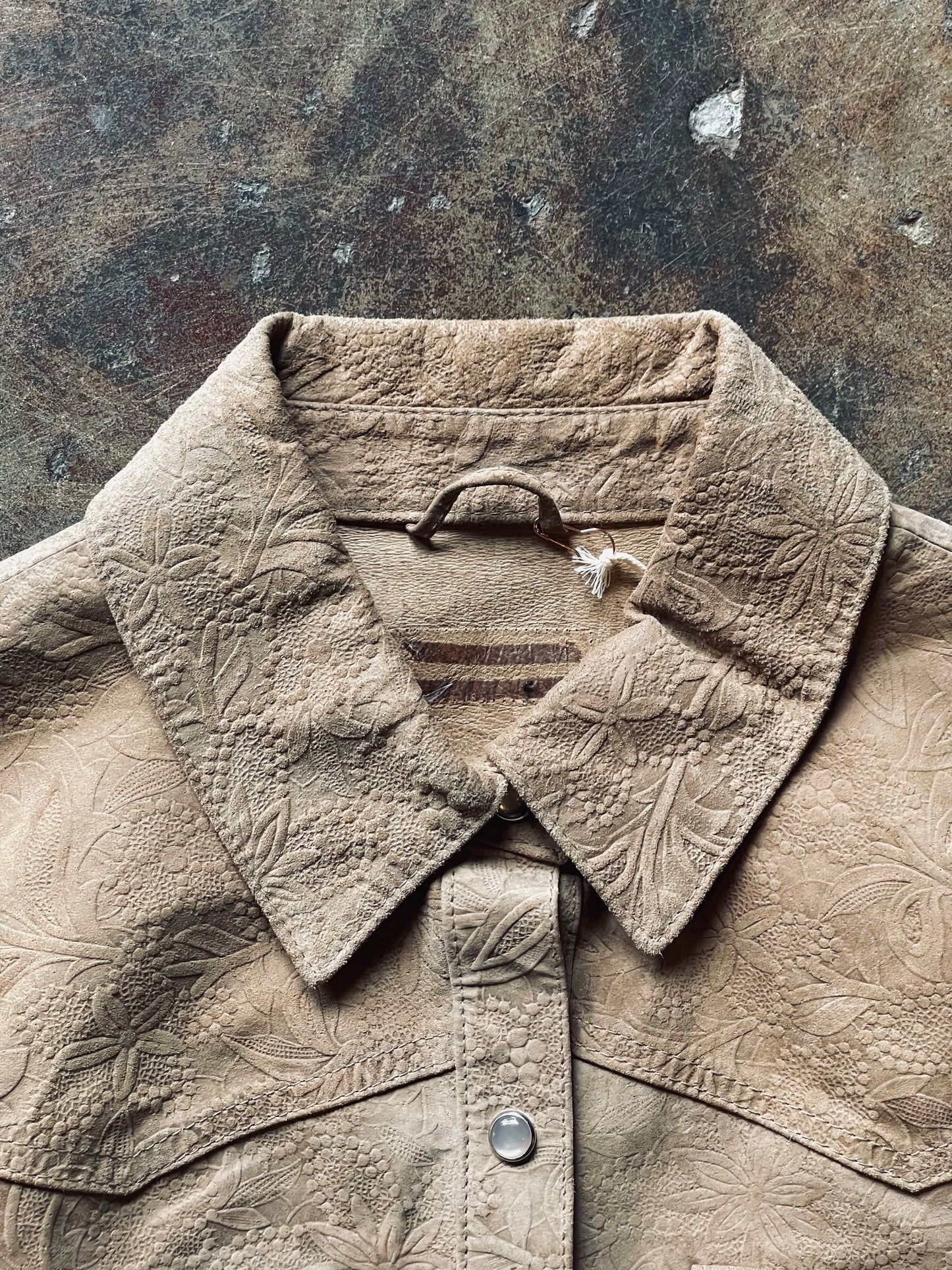 Vintage Cropped Suede Tooled Pearl Snap | Medium