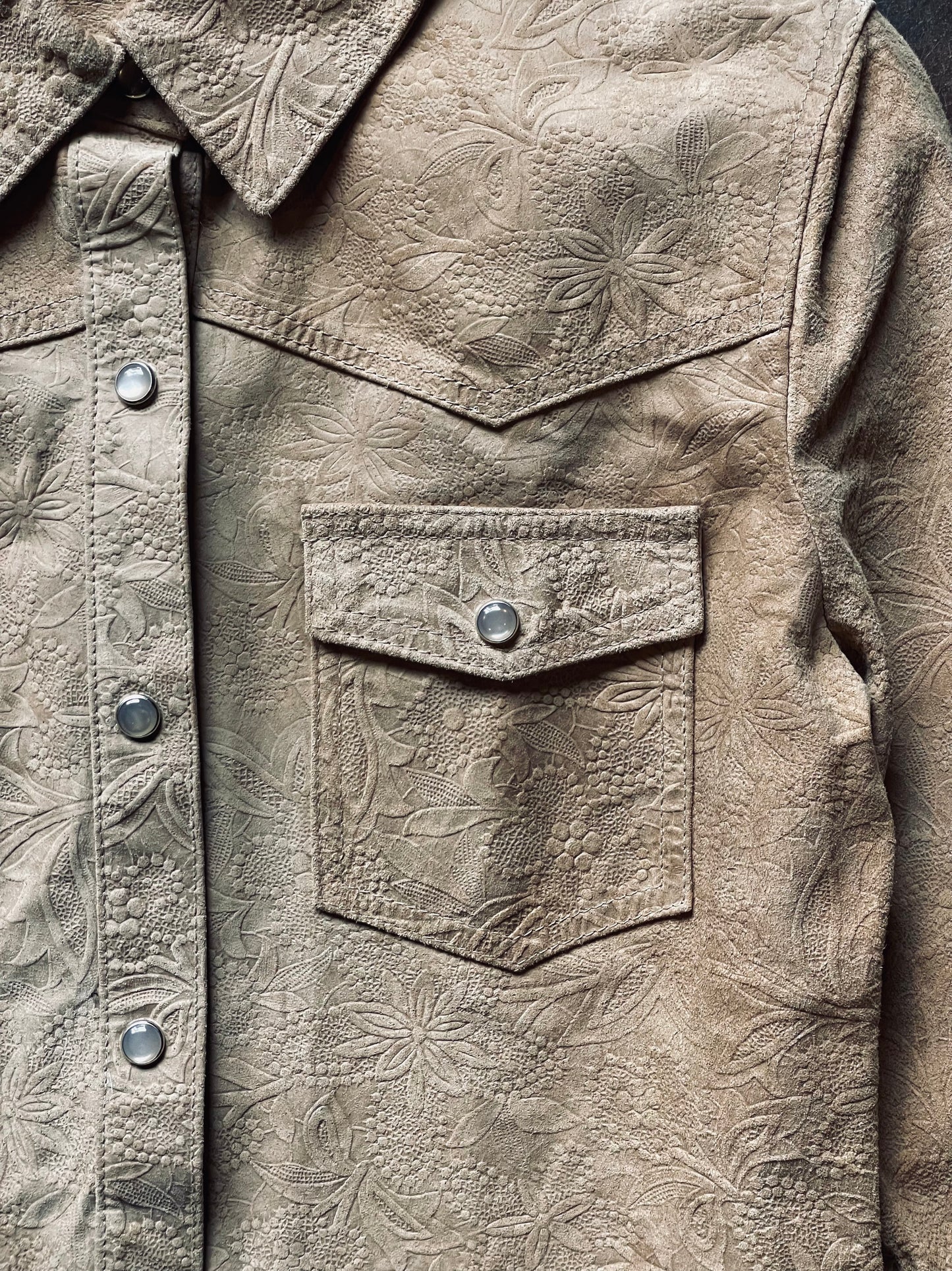 Vintage Cropped Suede Tooled Pearl Snap | Medium