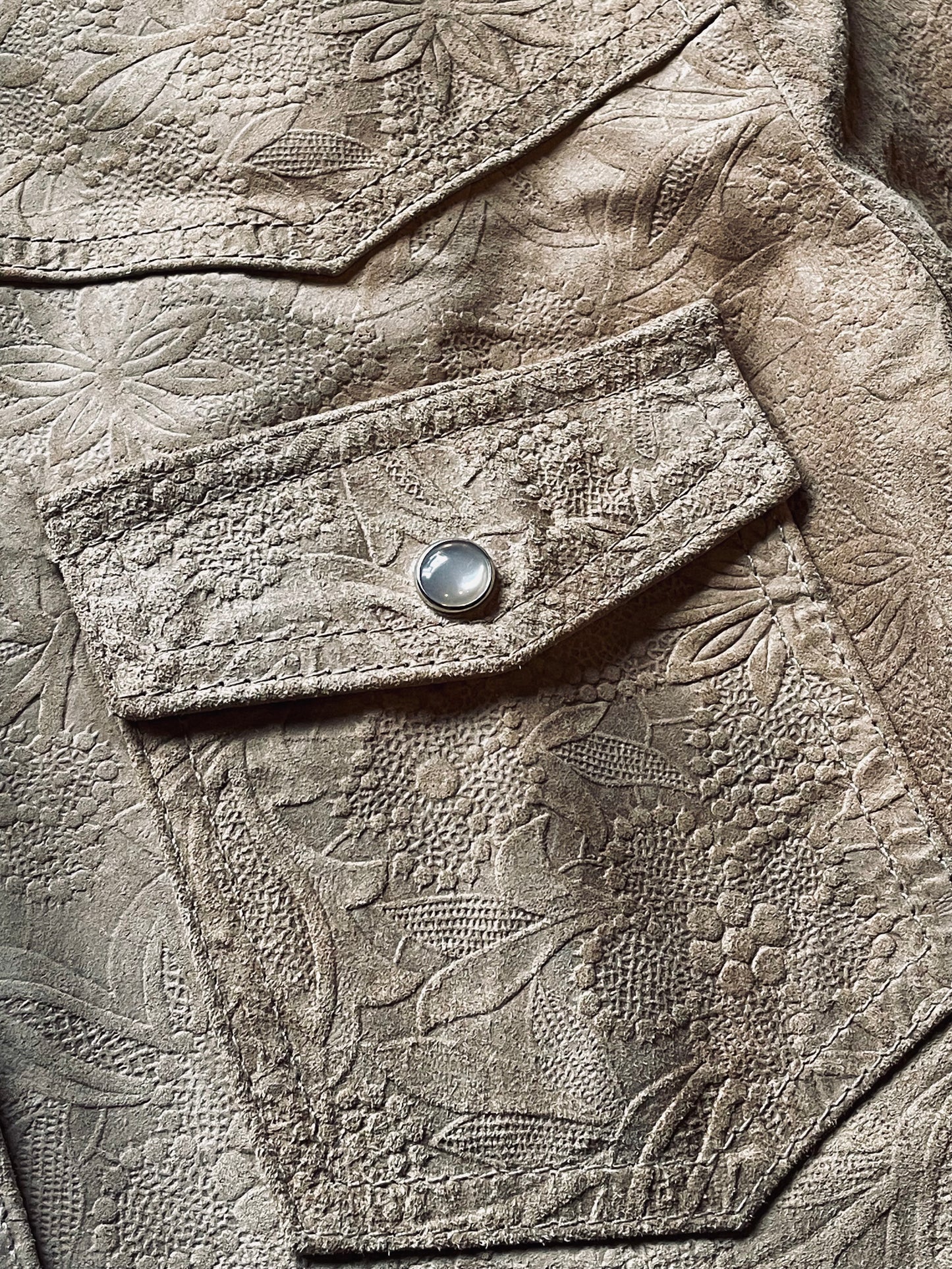 Vintage Cropped Suede Tooled Pearl Snap | Medium