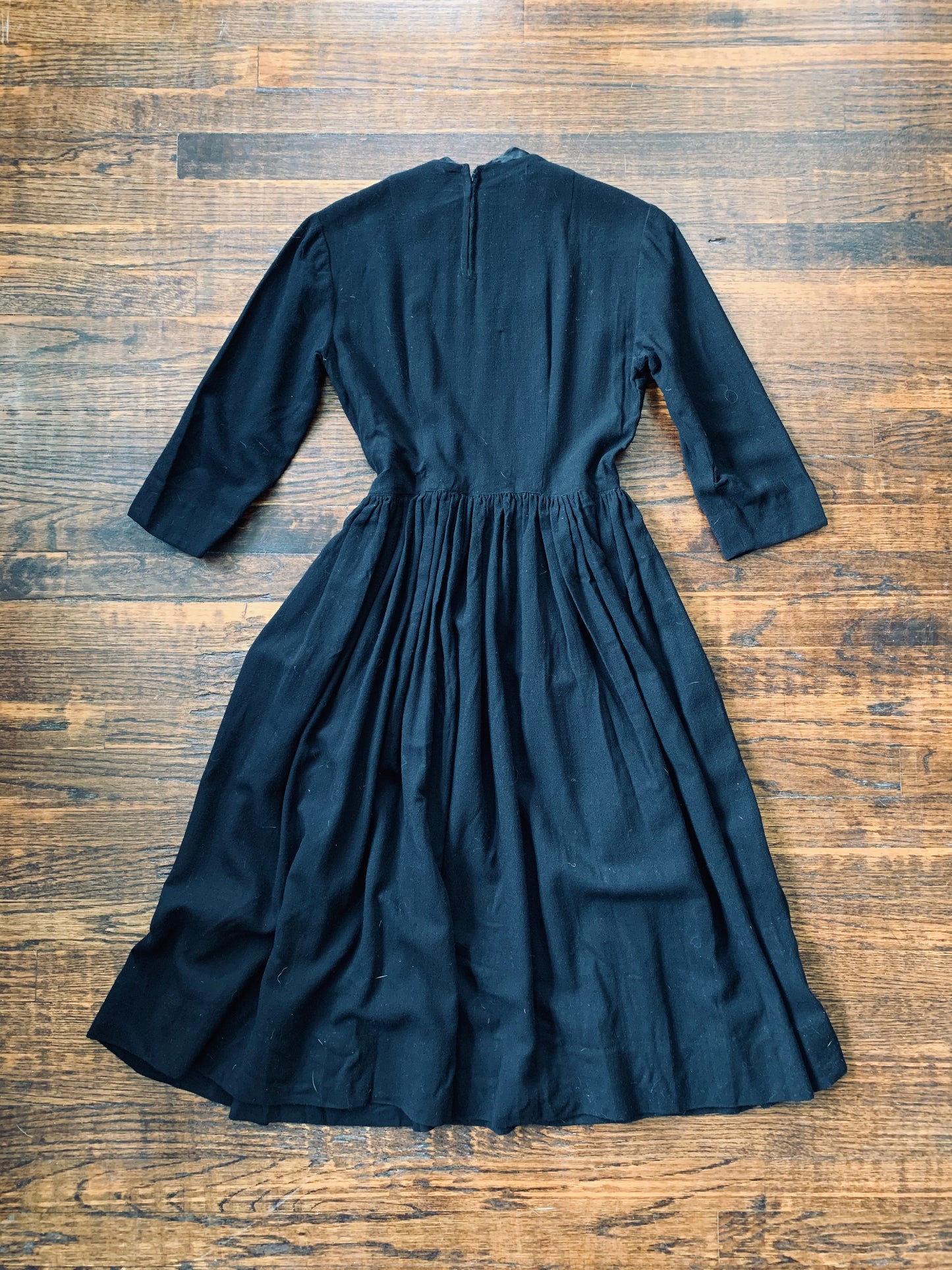 1940’s Wool Mourning Dress | Medium