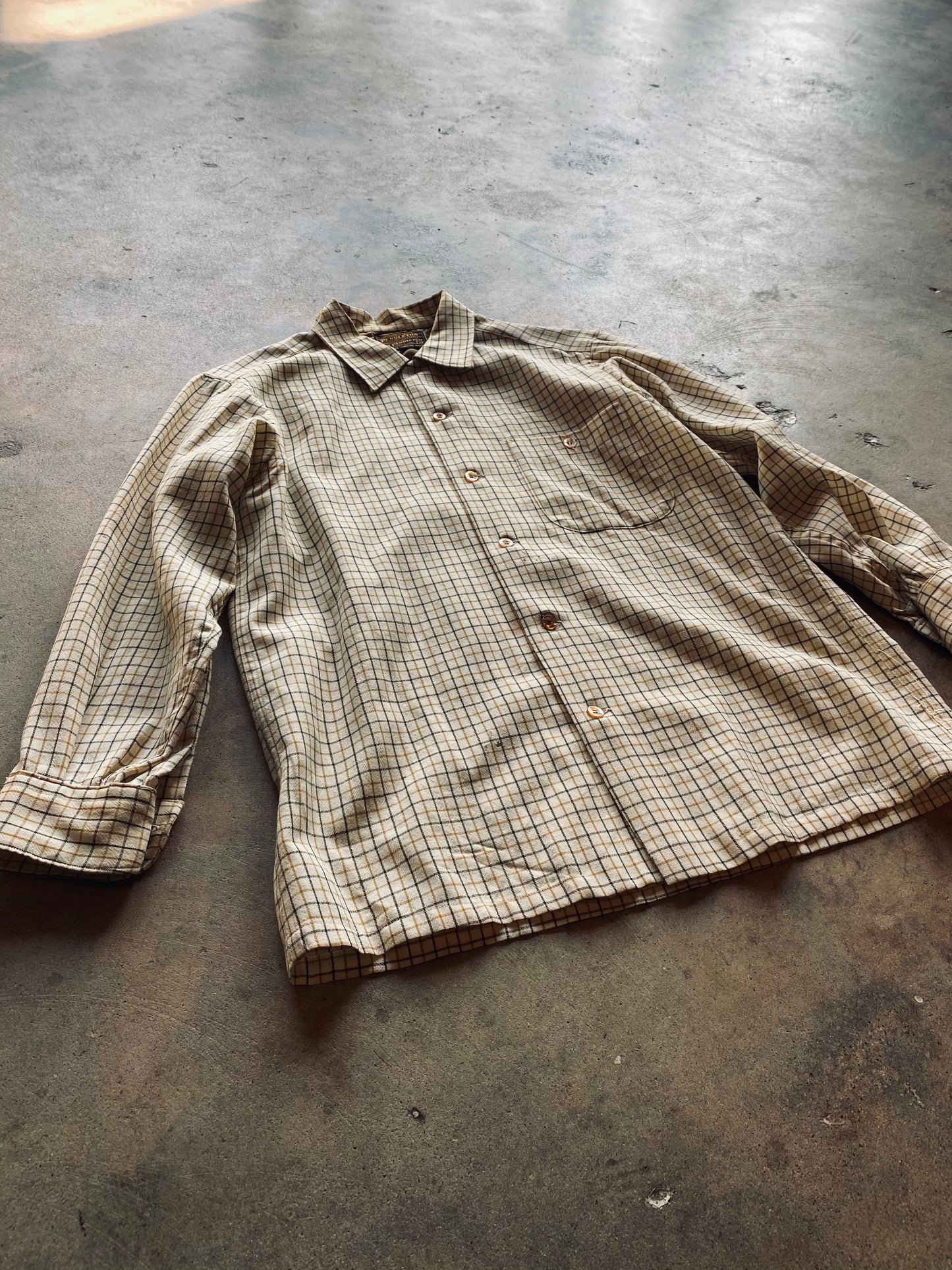 1950s Pendleton Board Shirt | Medium