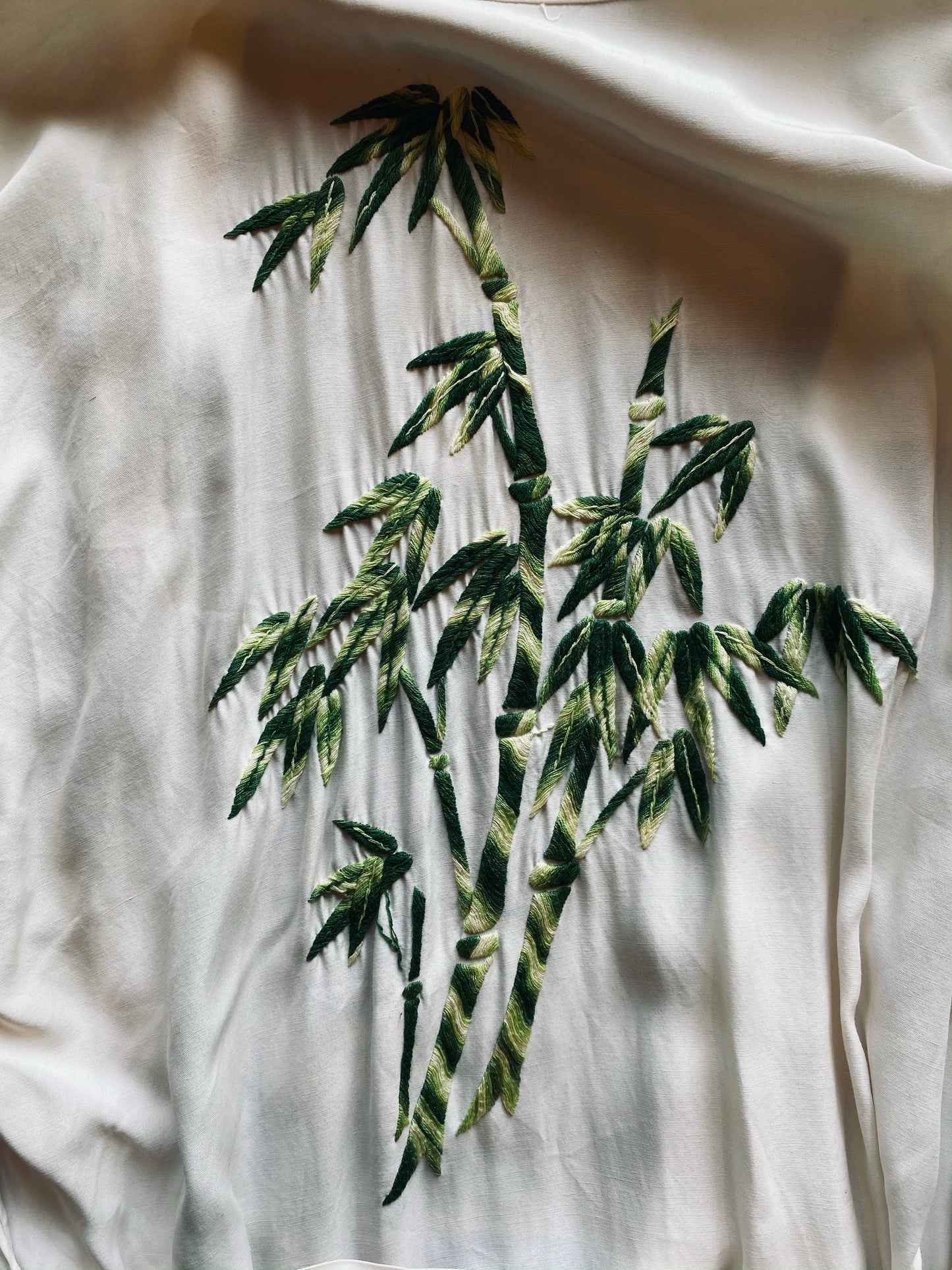 Bamboo Embroidered Queen-Set Finish Robe