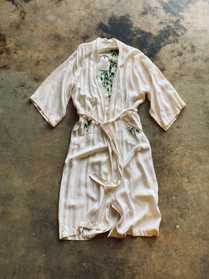 Bamboo Embroidered Queen-Set Finish Robe